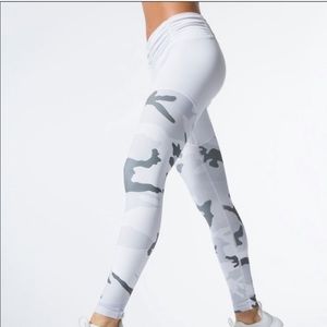 Carbon38 White Camo Hero Leggings barely worn
